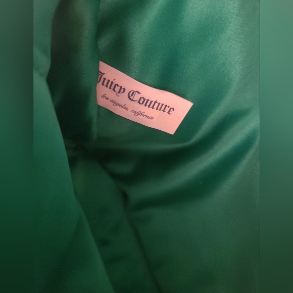 ⛵️Vintage Juicy Couture - White Leather Shoulder Bag w/ Gold Sail Boat Accent - Picture 16 of 17